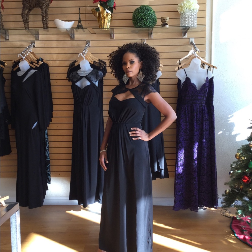 Dress - Picture 3 of 4